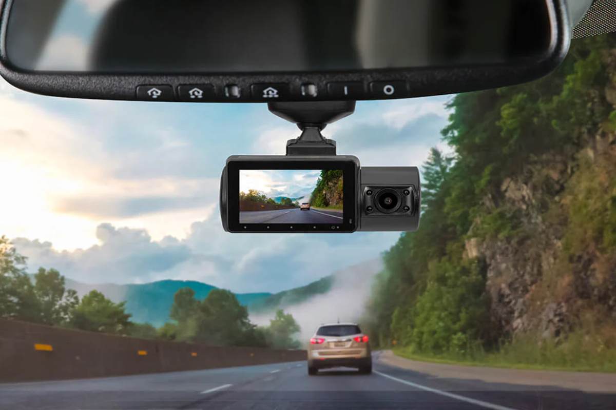 Unexpected Dash Cam Footage for Road Protection
