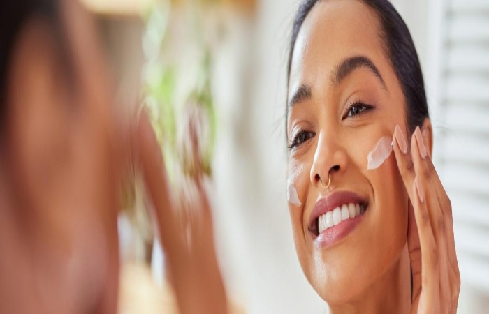 how to use toleriane double repair moisturizer skincare routine